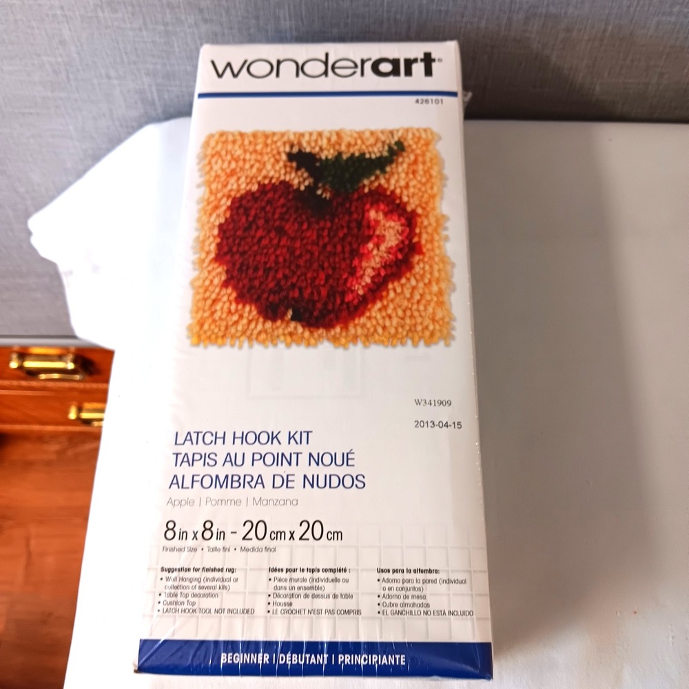 Wonderart Apple Latch Hook Kit 8x8 Red Fruit Rug Beginner DIY Crafting Art New